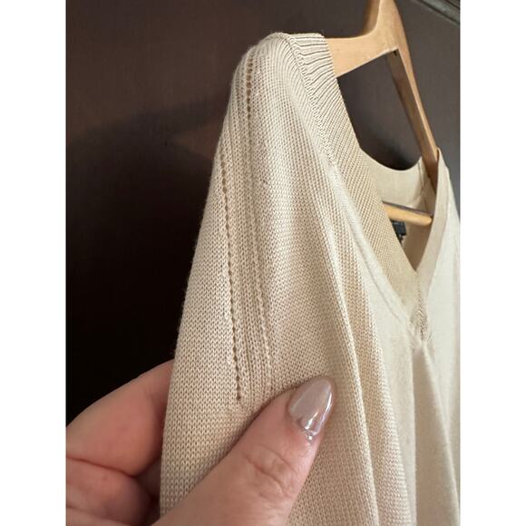 ST. JOHN | Cream Wool Silk Blend V Neck Lightweight 3/4 Sleeve Sweater | Medium - Picture 9 of 9